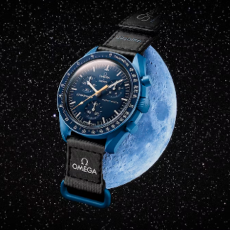 La MoonSwatch : Une odyssée vers Neptune signée Swatch et OMEGA