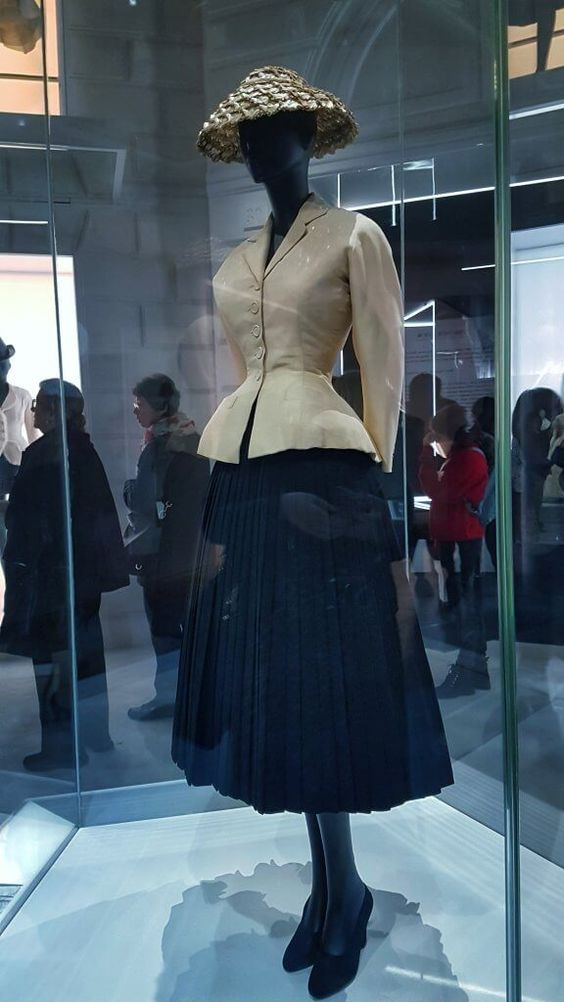 Dior réinvente sa veste Bar pour lautomne