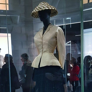 Dior réinvente sa veste Bar pour l'automne