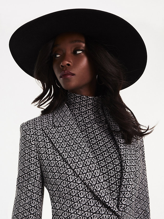 Le blazer à monogramme