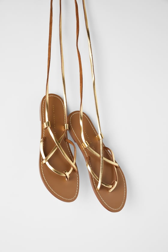 Les nu-pieds dorés Zara