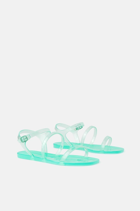 Les nu-pieds en gomme Zara 
